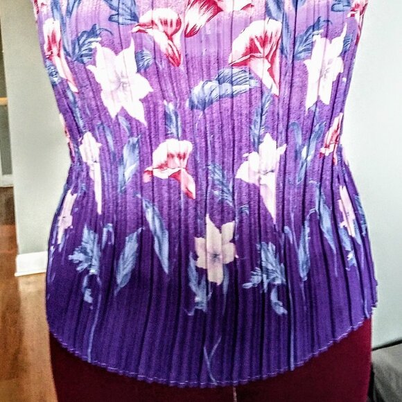 Impressions Floral Print Sleeveless Crinkle Top - Picture 2 of 7